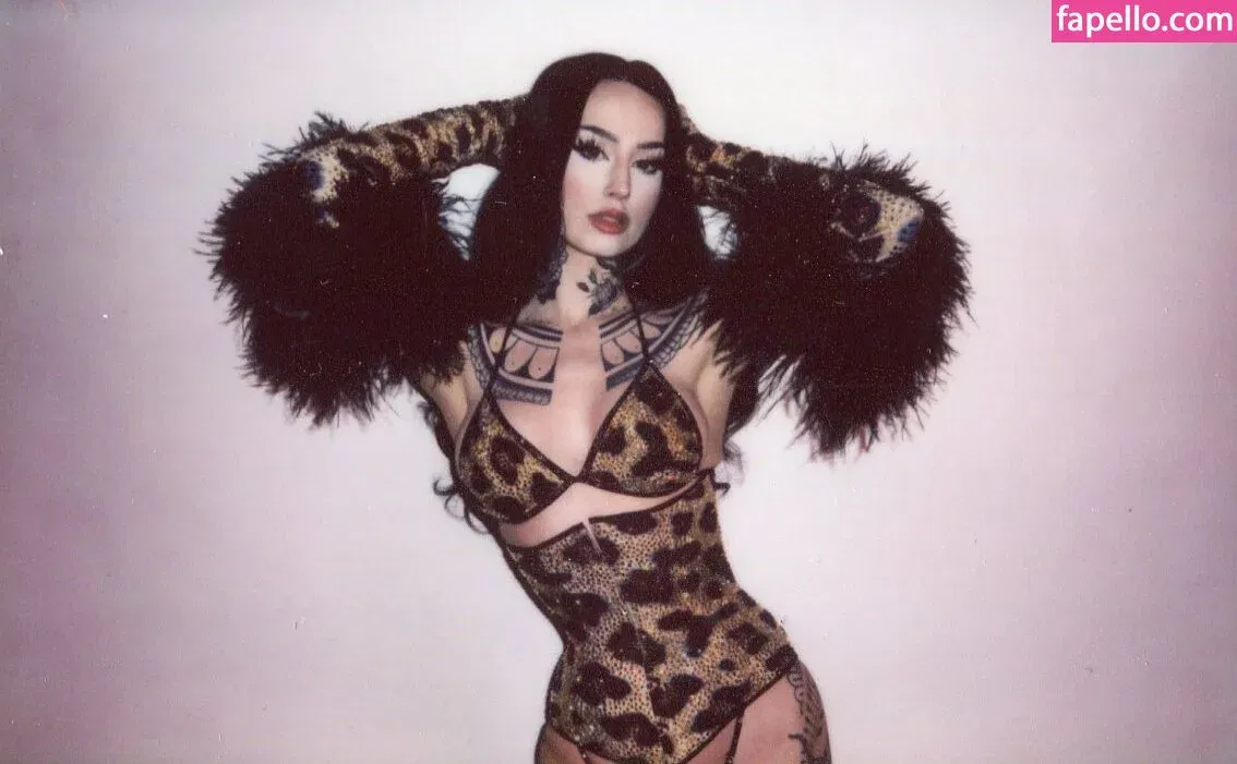 Emma Vauxdevil Onlyfans Photo Gallery 