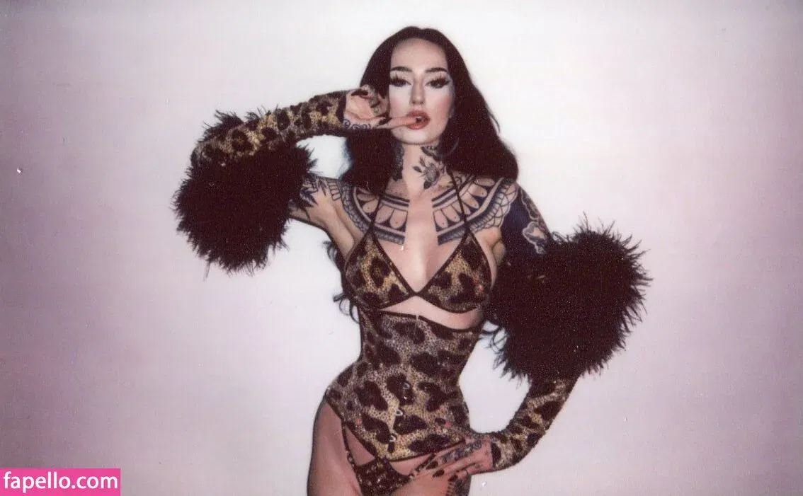 Emma Vauxdevil Onlyfans Photo Gallery 