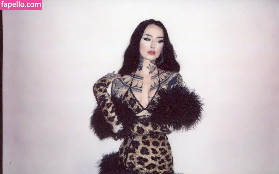 Emma Vauxdevil Onlyfans Photo Gallery 