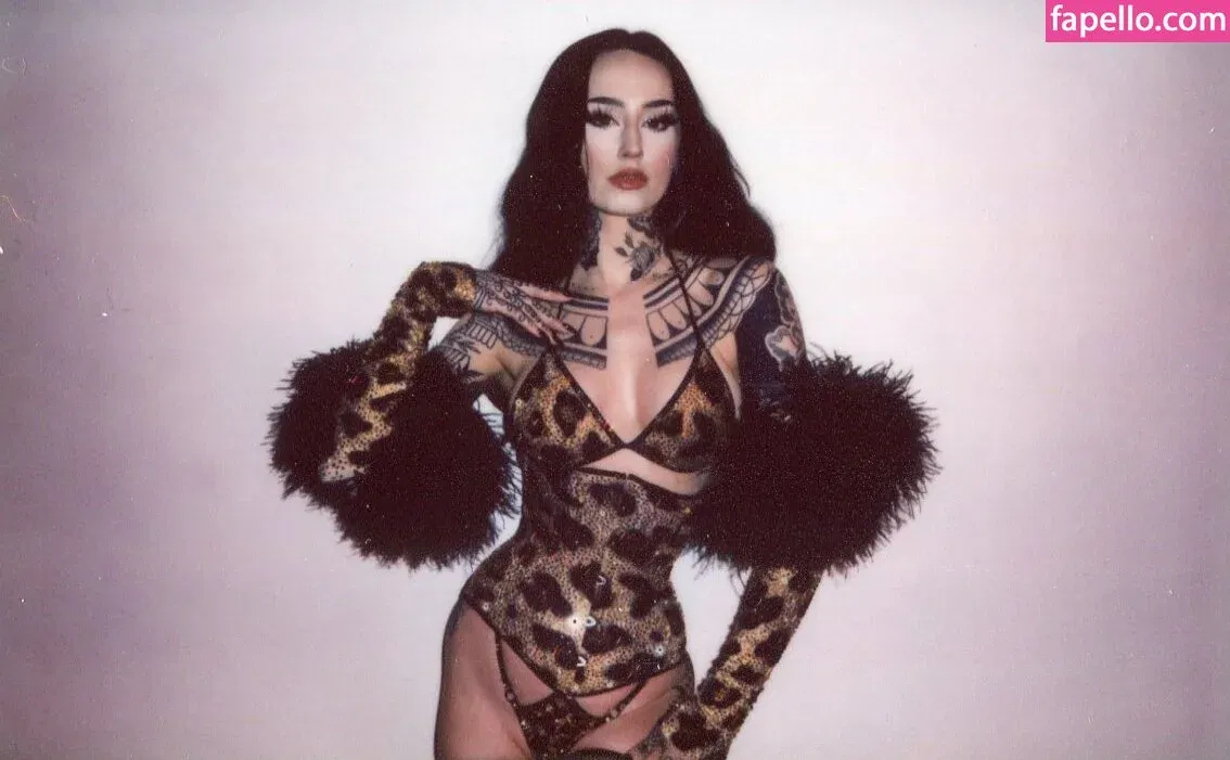 Emma Vauxdevil Onlyfans Photo Gallery 