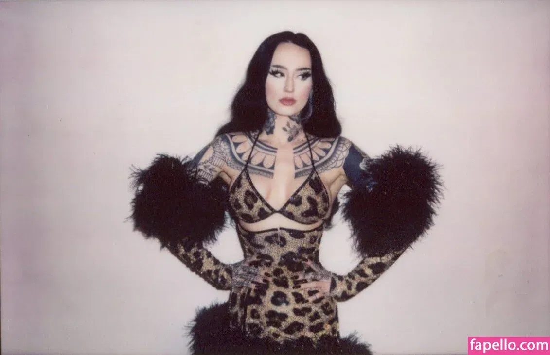 Emma Vauxdevil Onlyfans Photo Gallery 