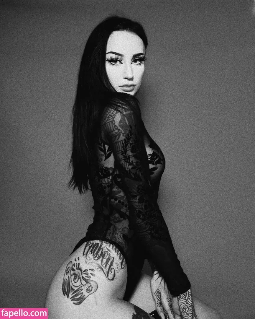 Emma Vauxdevil Onlyfans Photo Gallery 