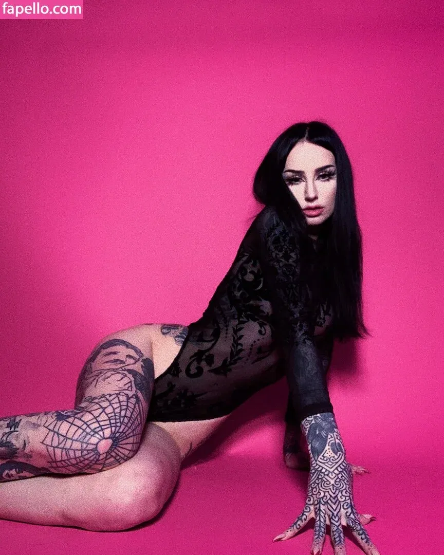 Emma Vauxdevil Onlyfans Photo Gallery 