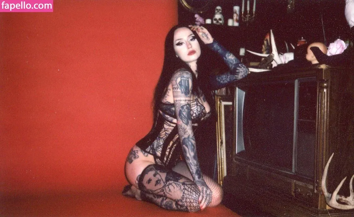 Emma Vauxdevil Onlyfans Photo Gallery 