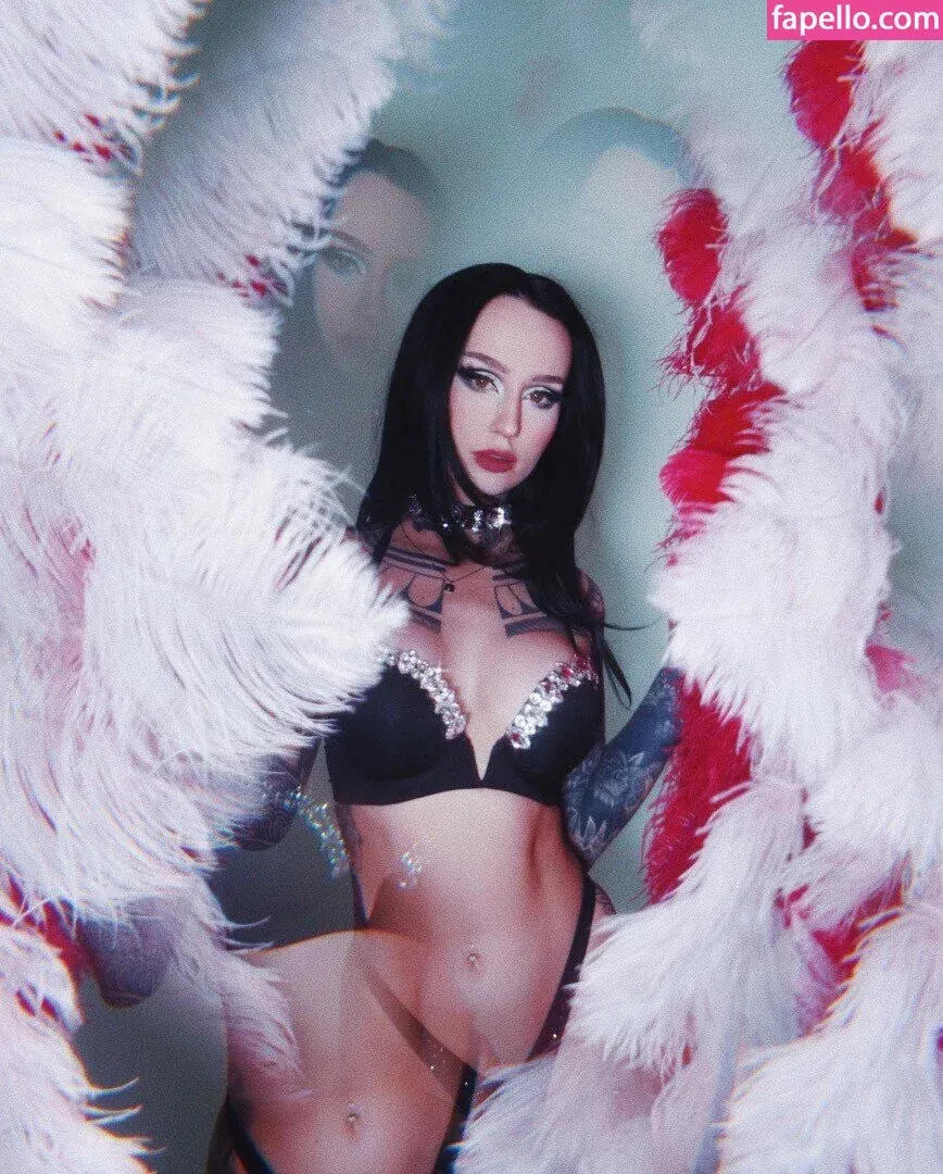 Emma Vauxdevil Onlyfans Photo Gallery 