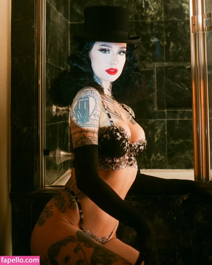 Emma Vauxdevil Onlyfans Photo Gallery 