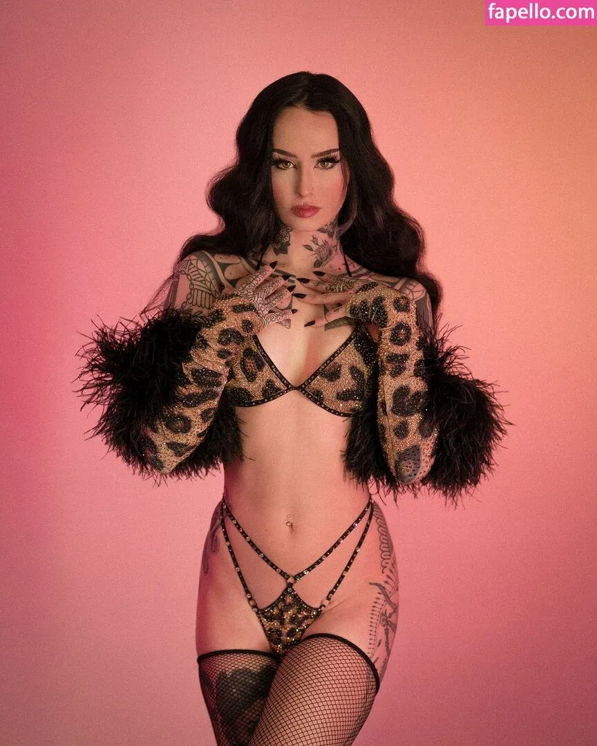 Emma Vauxdevil Onlyfans Photo Gallery 