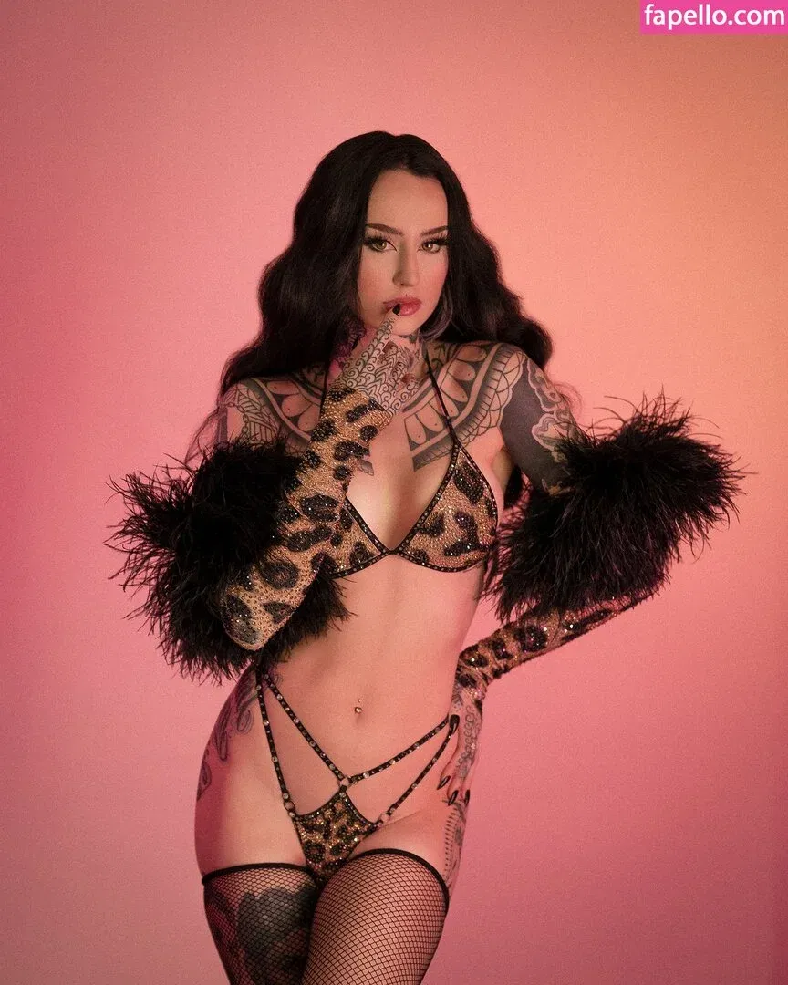 Emma Vauxdevil Onlyfans Photo Gallery 