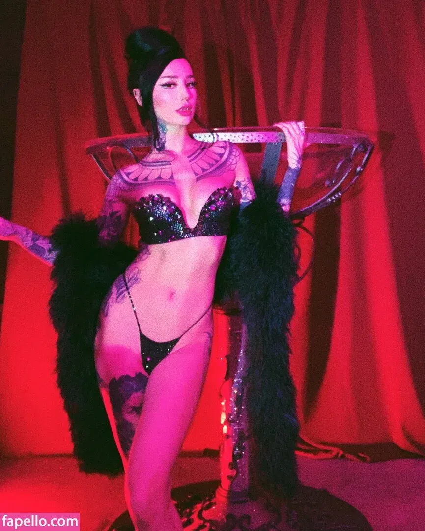 Emma Vauxdevil Onlyfans Photo Gallery 