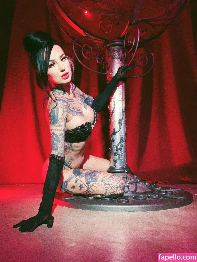 Emma Vauxdevil Onlyfans Photo Gallery 