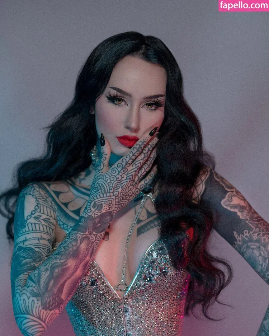 Emma Vauxdevil Onlyfans Photo Gallery 