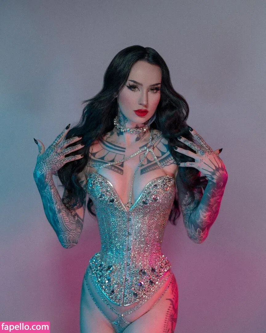 Emma Vauxdevil Onlyfans Photo Gallery 