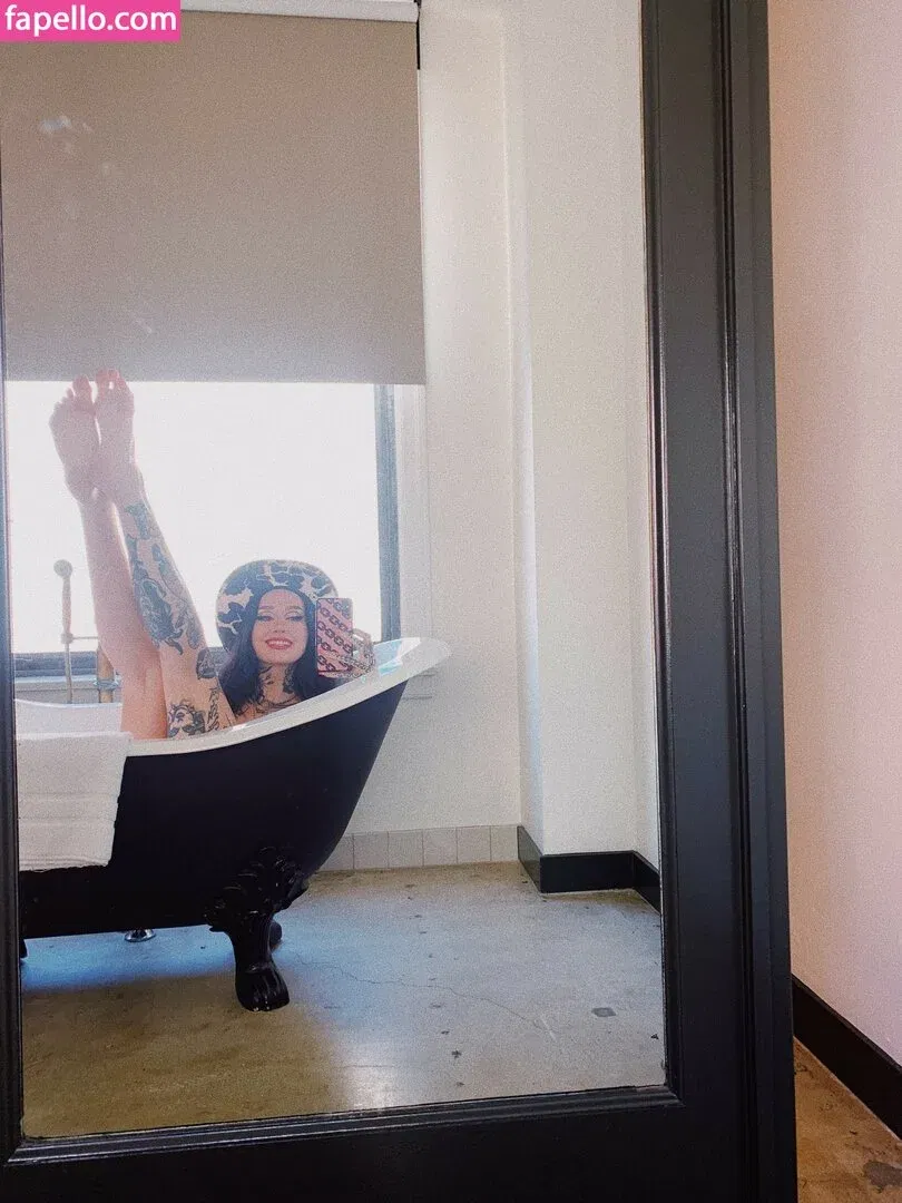 Emma Vauxdevil Onlyfans Photo Gallery 