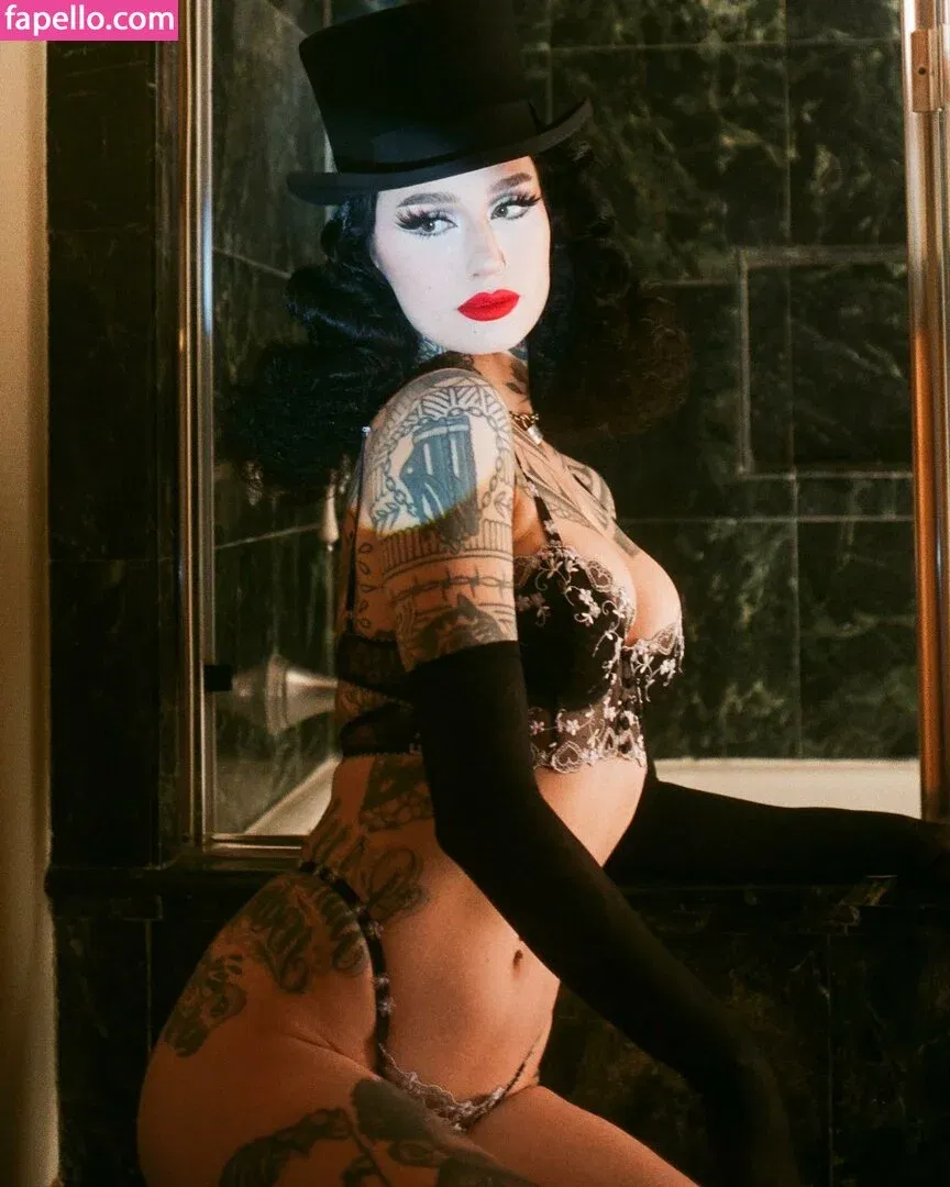 Emma Vauxdevil Onlyfans Photo Gallery 