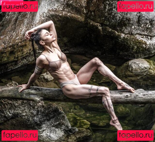 Stefanie Millinger Nude Onlyfans Photo 9