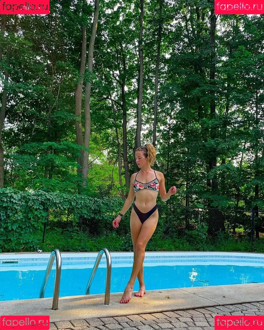 EmilyThankYouNext Onlyfans Photo Gallery 