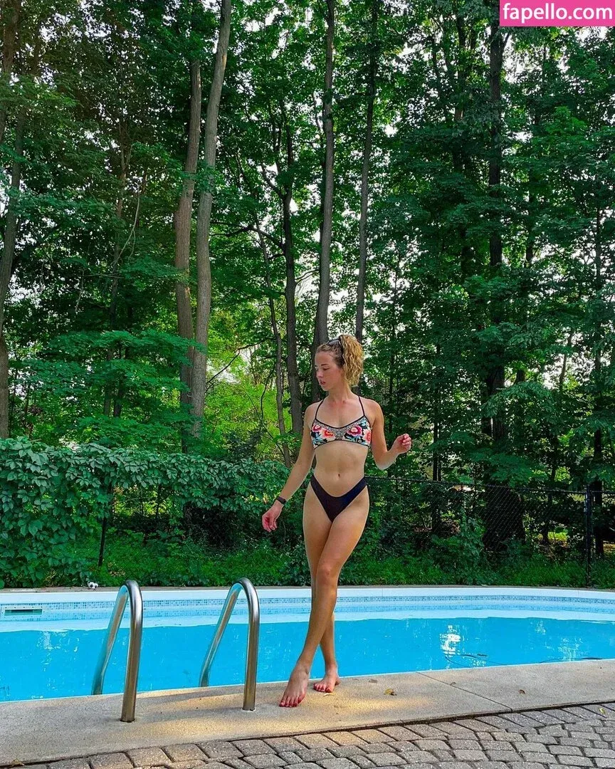 EmilyThankYouNext Onlyfans Photo Gallery 