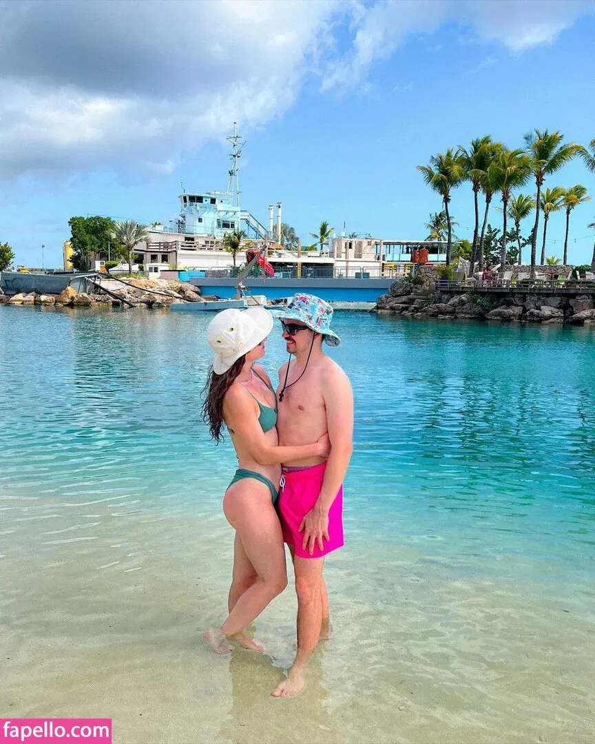 EmilyThankYouNext Onlyfans Photo Gallery 