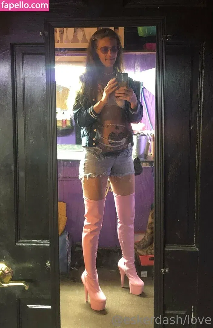 eskerdash Onlyfans Photo Gallery 