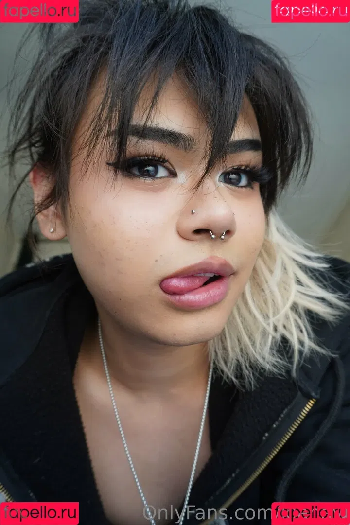 KianaVi Onlyfans Photo Gallery 