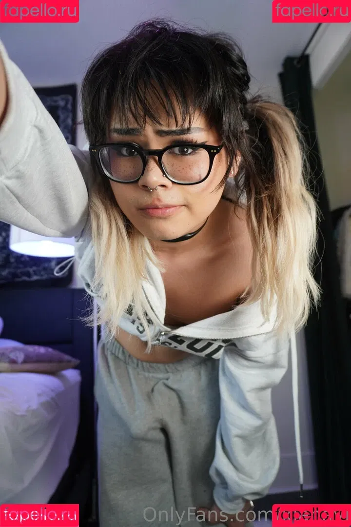 KianaVi Onlyfans Photo Gallery 
