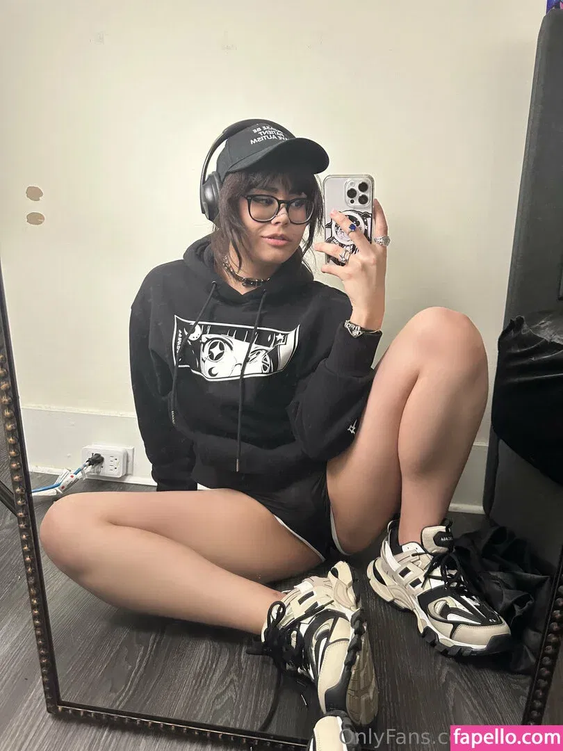 KianaVi Onlyfans Photo Gallery 