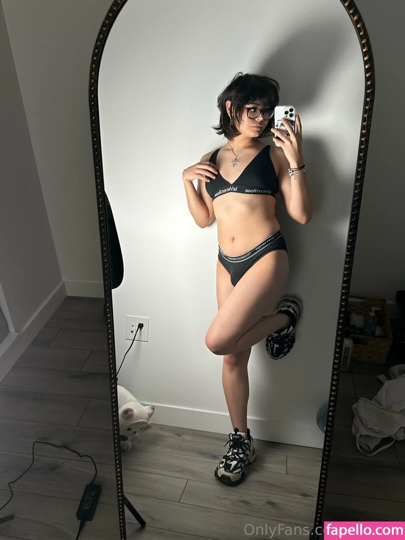 KianaVi Onlyfans Photo Gallery 