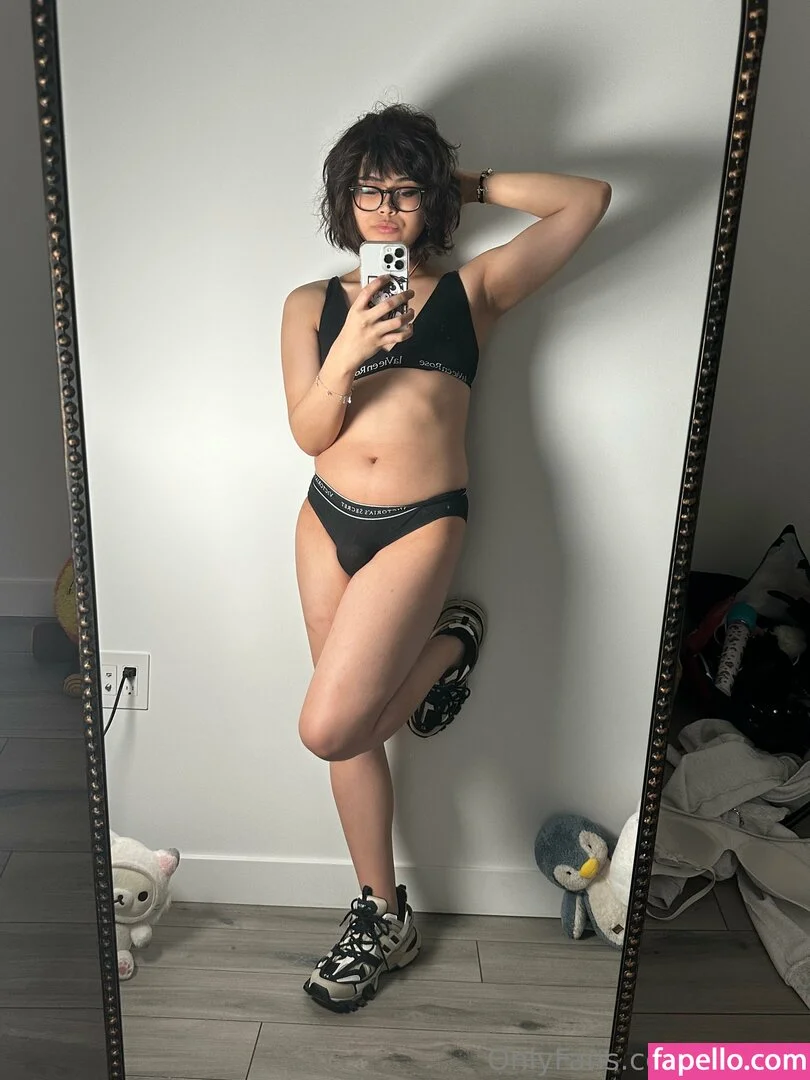 KianaVi Onlyfans Photo Gallery 