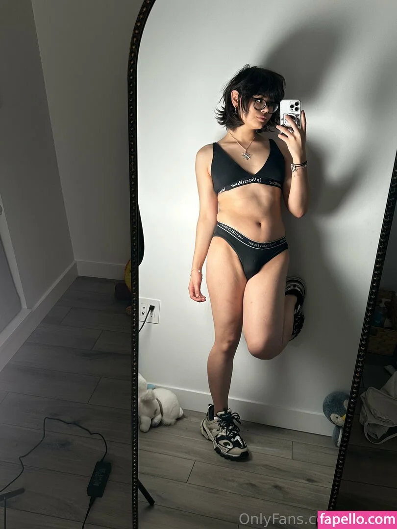 KianaVi Onlyfans Photo Gallery 