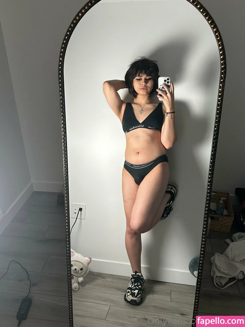 KianaVi Onlyfans Photo Gallery 