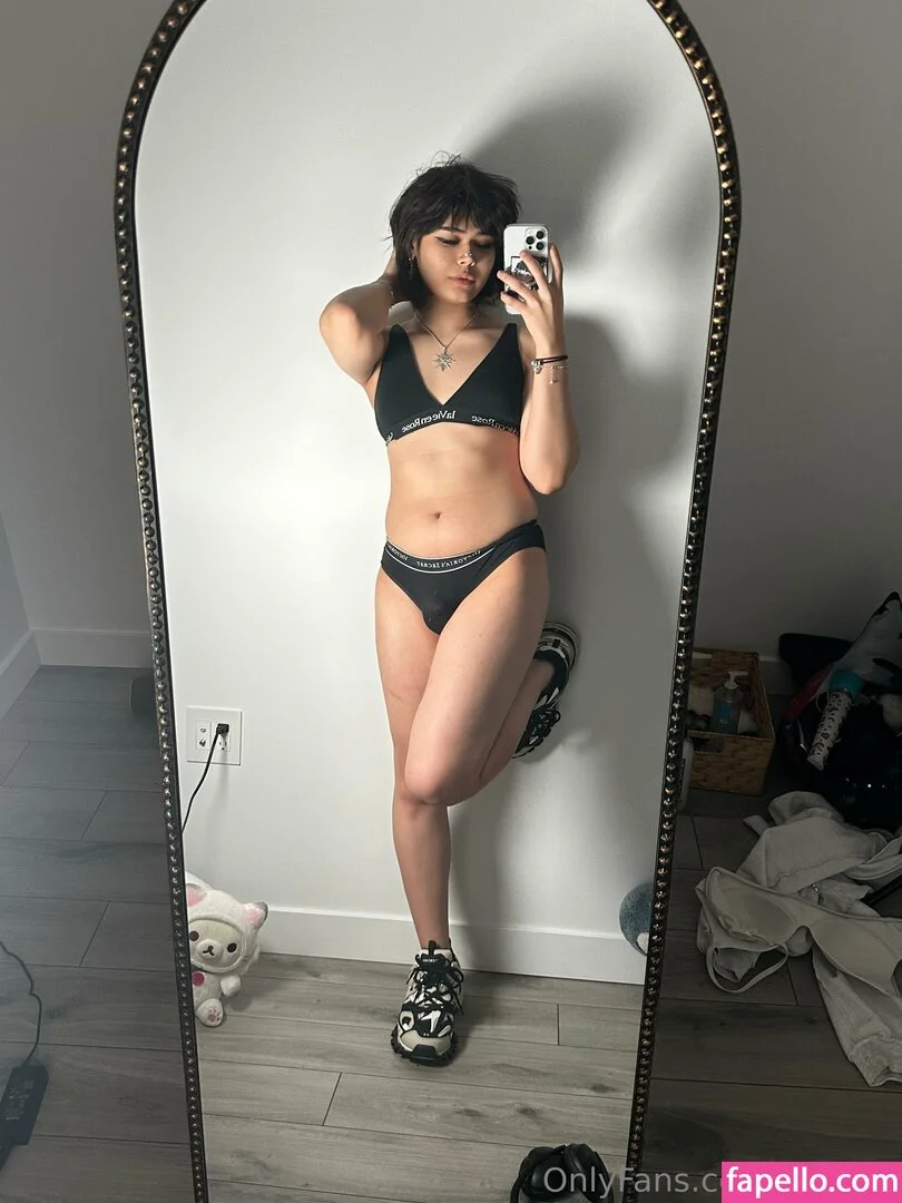 KianaVi Onlyfans Photo Gallery 