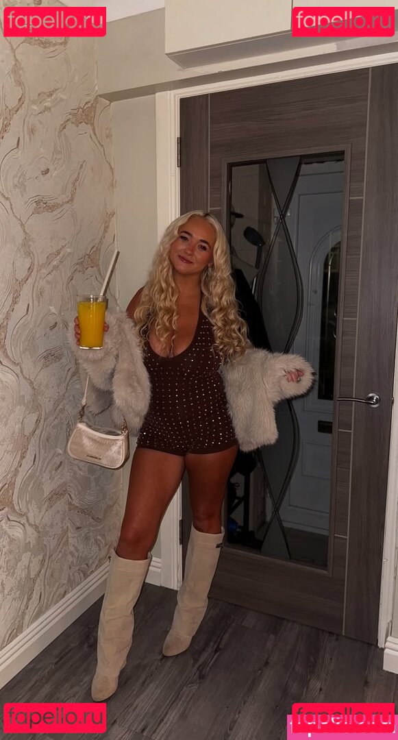 Little Blonde Nude Onlyfans Photo 46