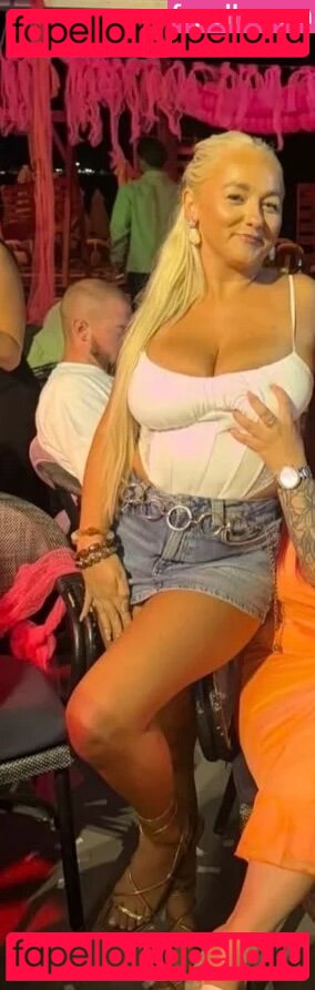 Little Blonde Nude Onlyfans Photo 18