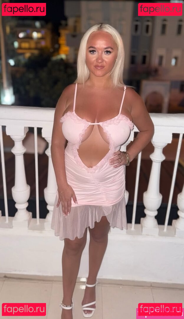 Little Blonde Nude Onlyfans Photo 13