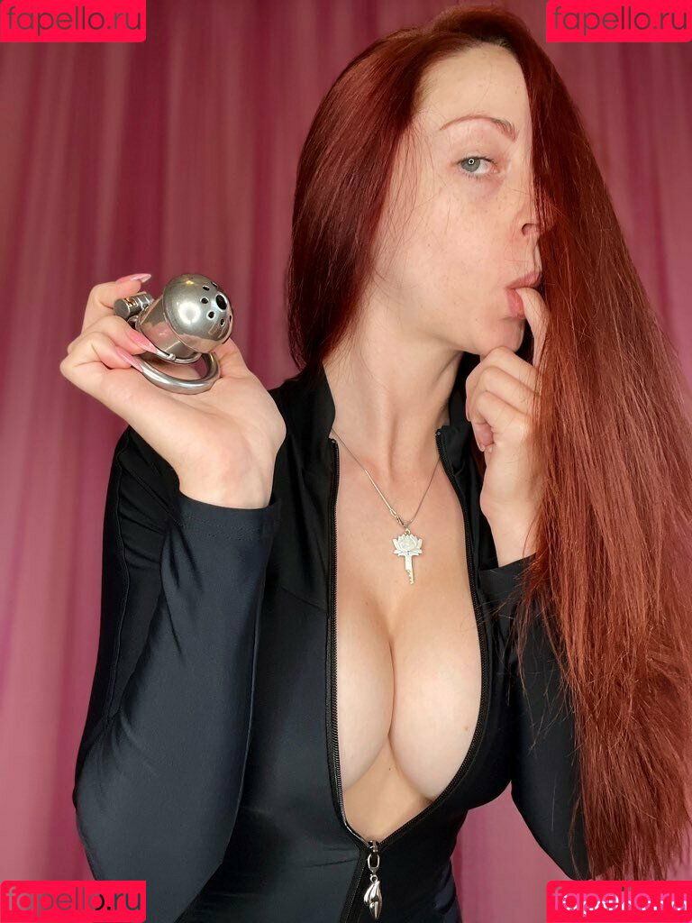 findingheidi Onlyfans Photo Gallery 