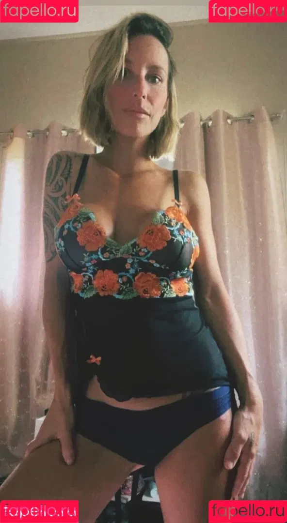Lyssa Chapman Onlyfans Photo Gallery 
