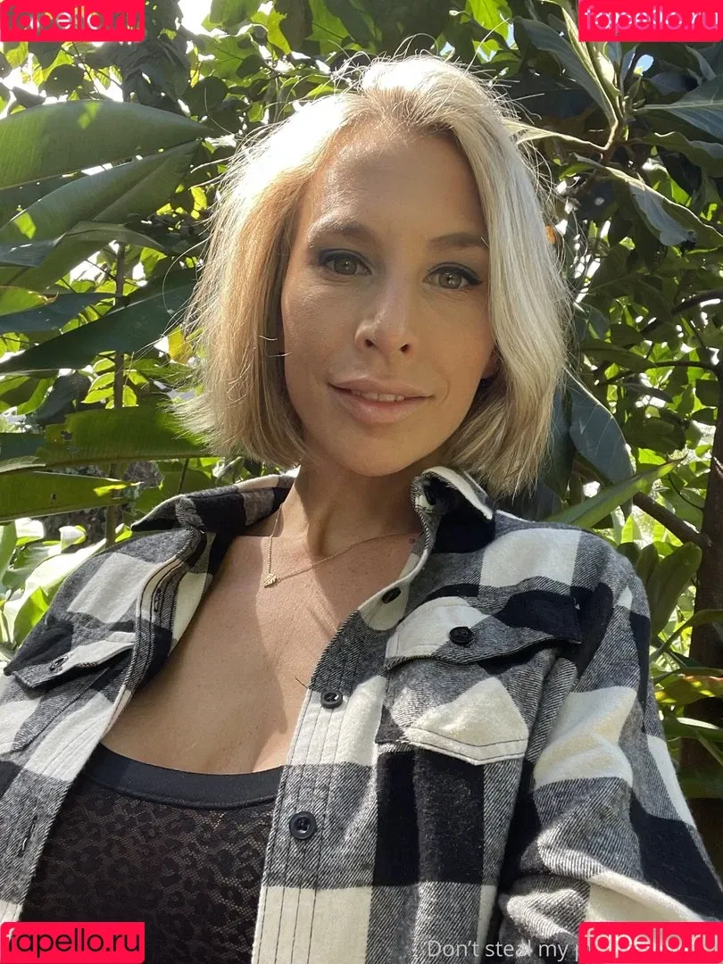 Lyssa Chapman Onlyfans Photo Gallery 