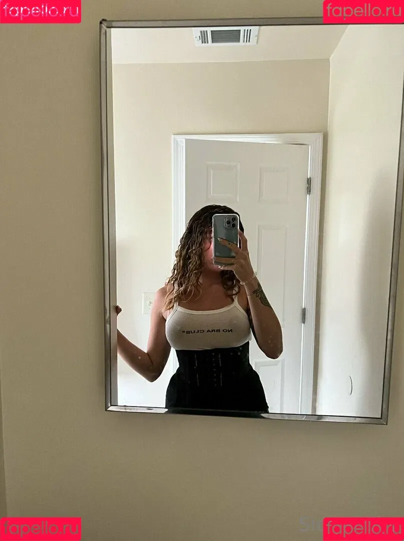 Sidney Sky Onlyfans Photo Gallery 