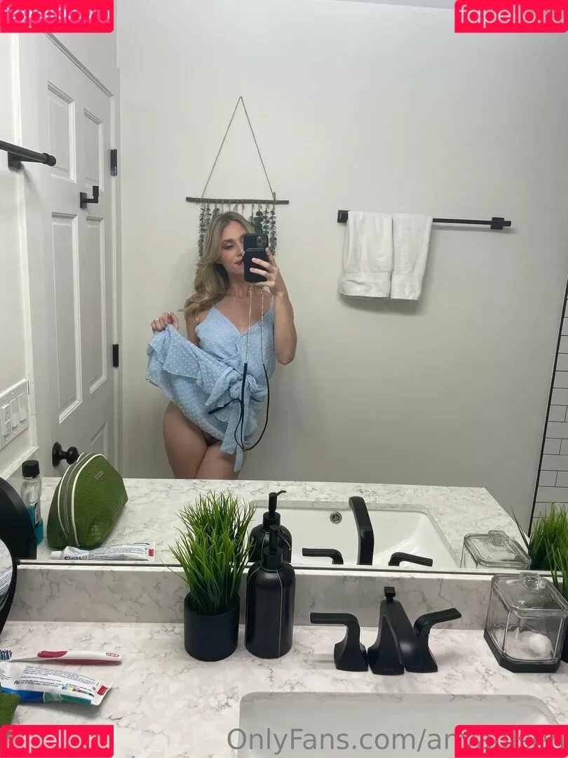 Anya Olsen Onlyfans Photo Gallery 