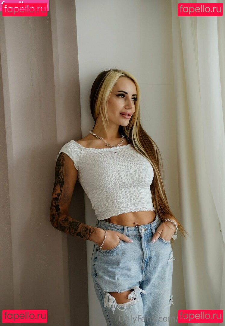 kira_pretty Nude Onlyfans Photo 46