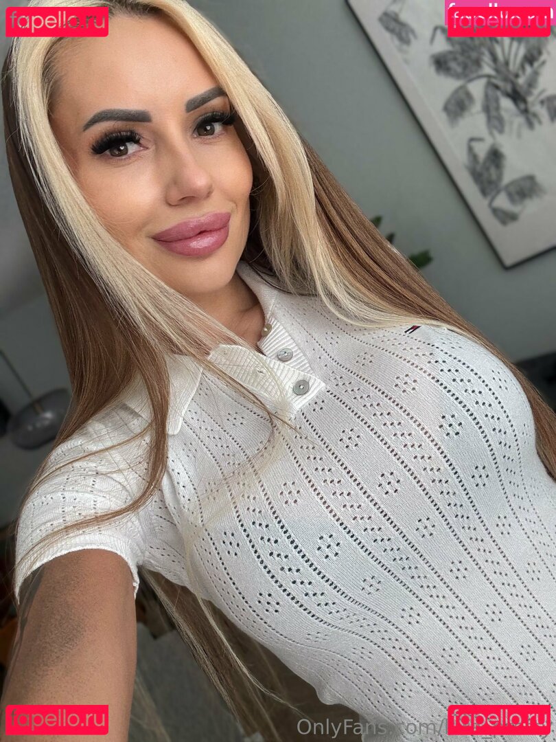 kira_pretty Nude Onlyfans Photo 33