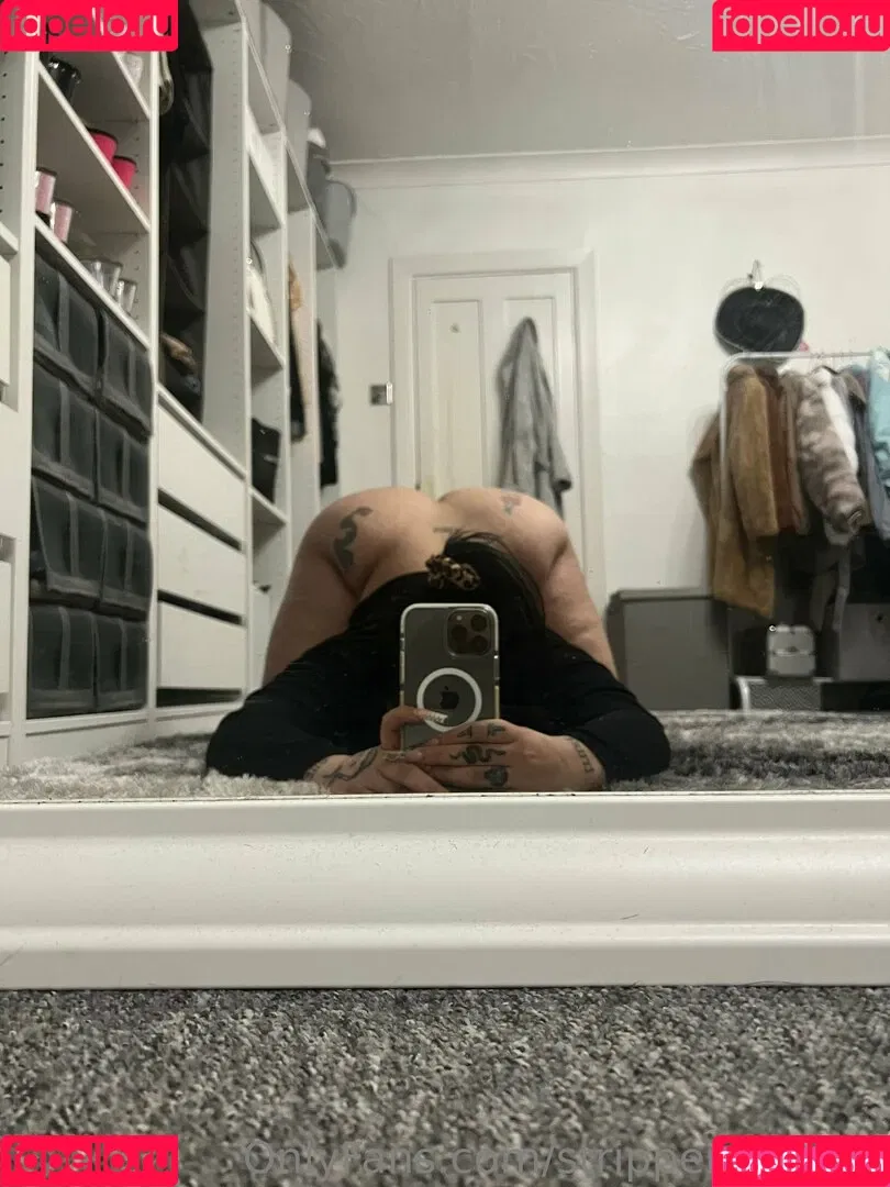 Mel Farahmand Onlyfans Photo Gallery 