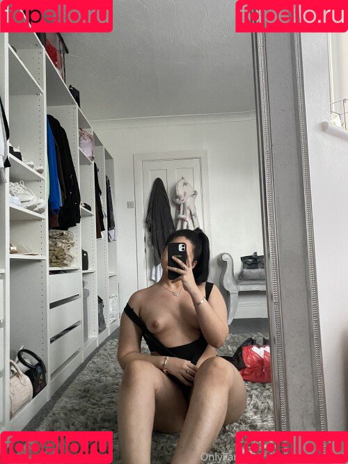 Mel Farahmand Onlyfans Photo Gallery 