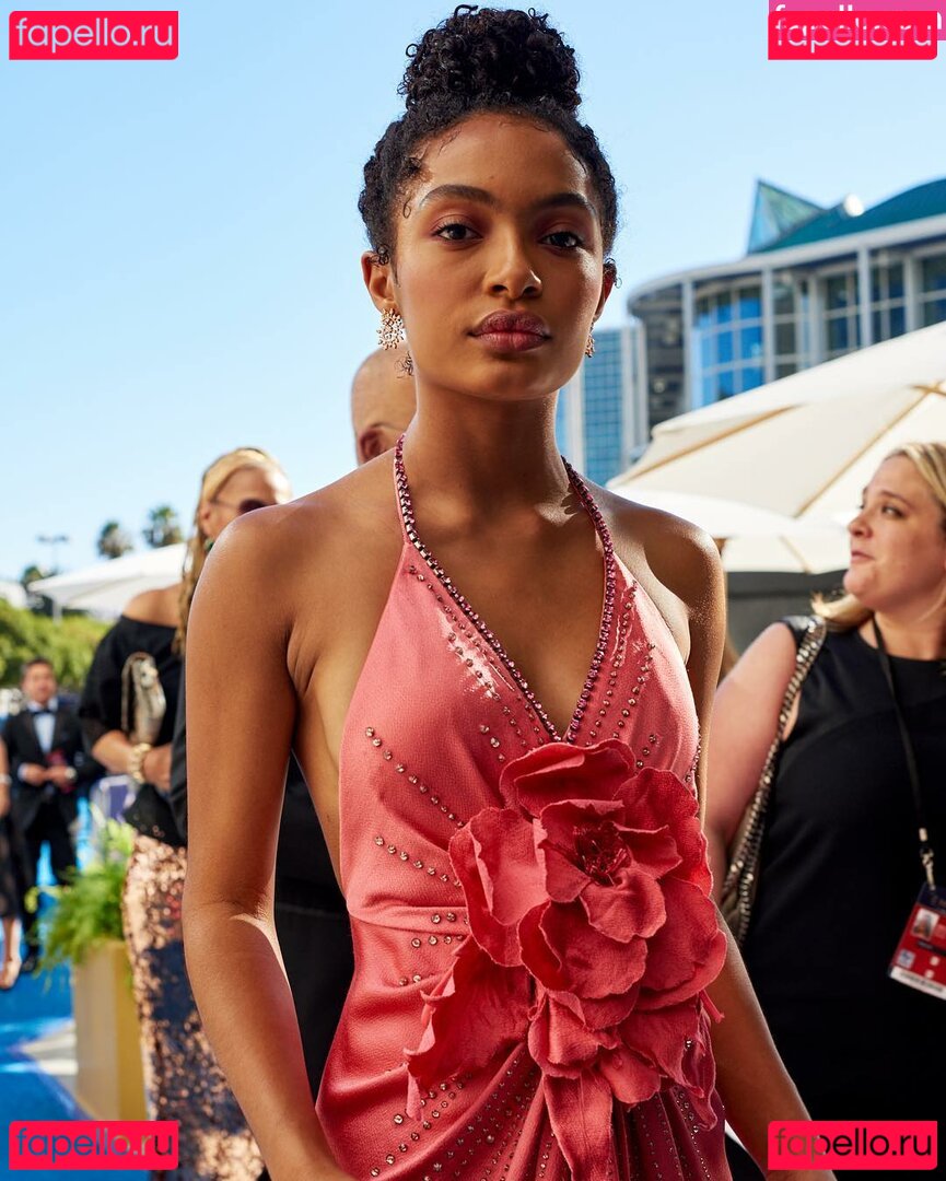 Yara Shahidi Nude Onlyfans Photo 44