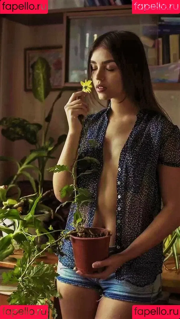 Nemmy Horin Onlyfans Photo Gallery 