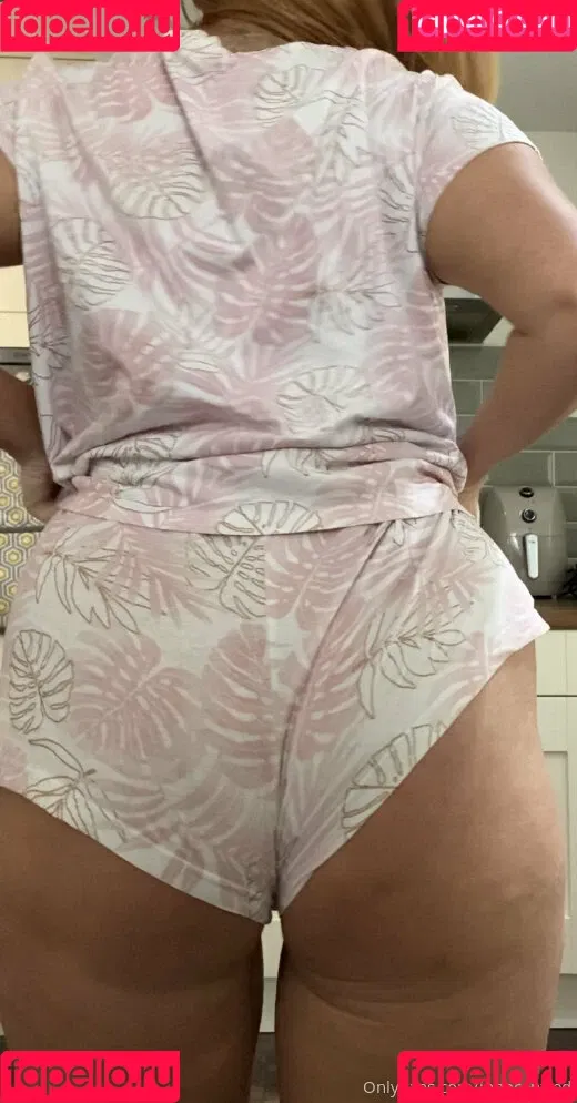 Robyn Allan Onlyfans Photo Gallery 