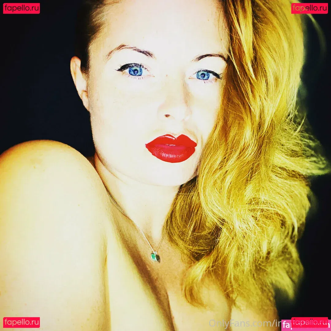 Robyn Allan Onlyfans Photo Gallery 