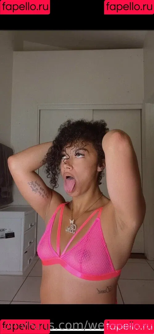 wetkittybri Onlyfans Photo Gallery 
