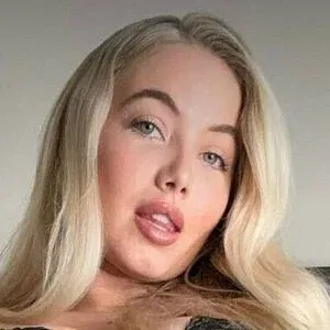 wetkittybri Onlyfans Photo Gallery 