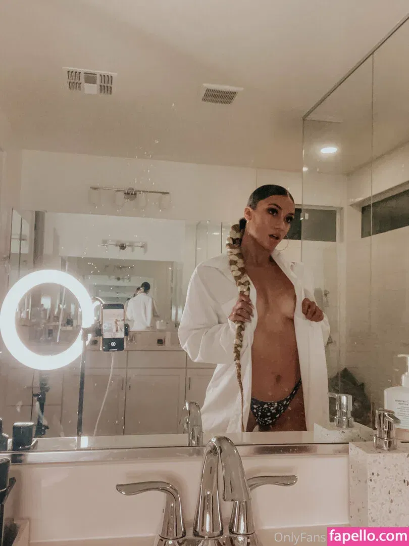 wetkittybri Onlyfans Photo Gallery 